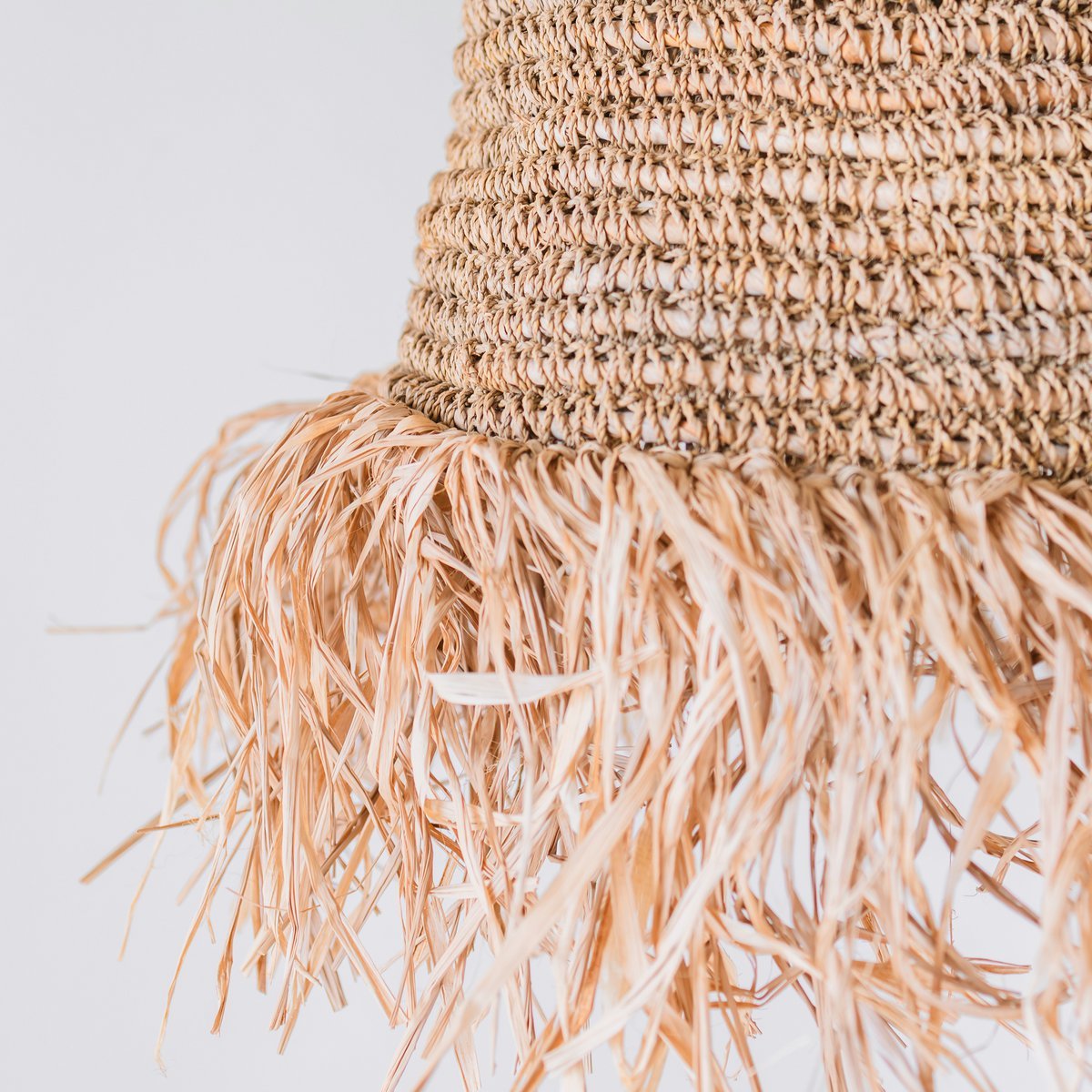 Raffia boho lampenkap – hanglamp – handgeweven plafondlamp met franjes (3 maten Ø 30/40/50 cm) – Kalima