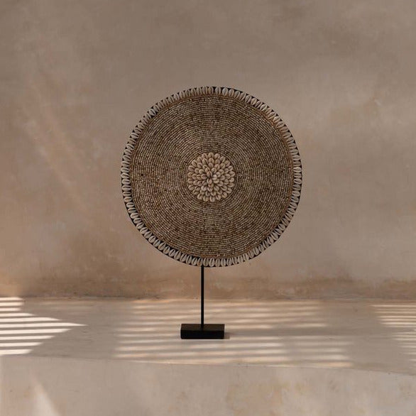 Decoratieve schelp op standaard - Guadeloupe - handgemaakt - 55 cm
